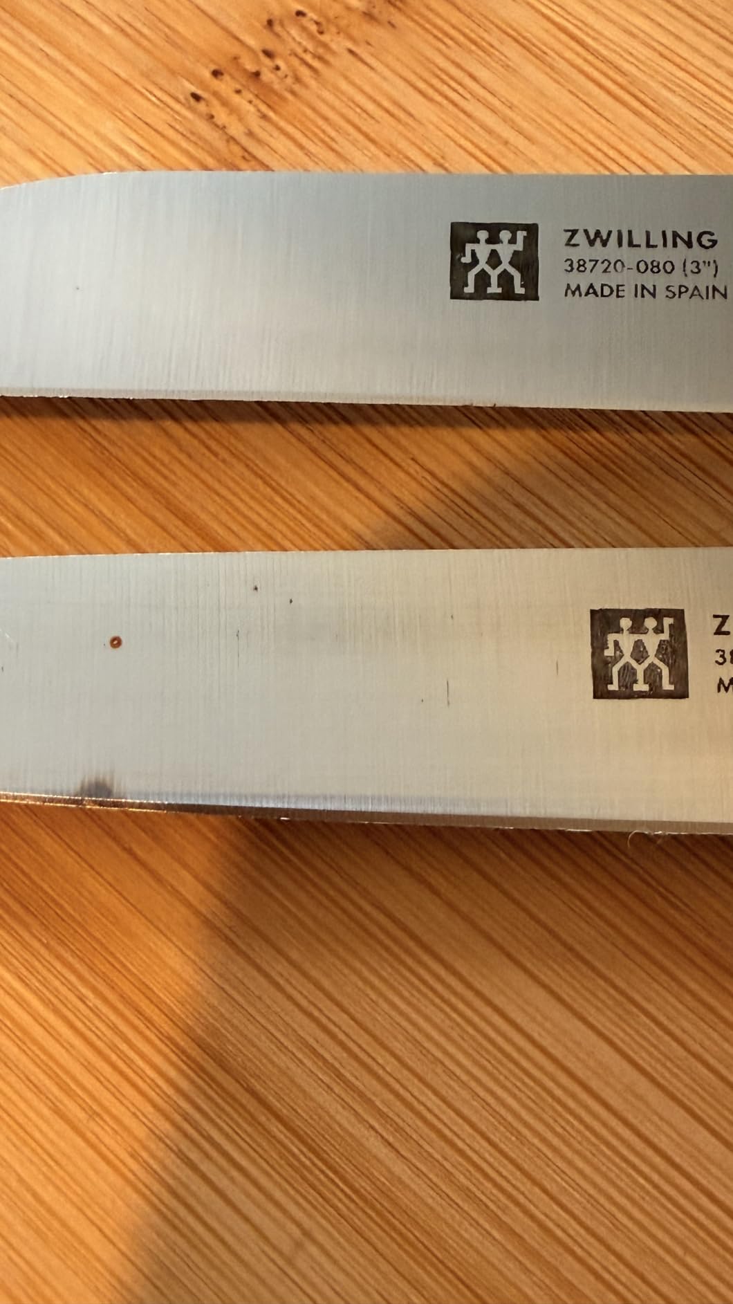 El cuchillo llegó con manchas