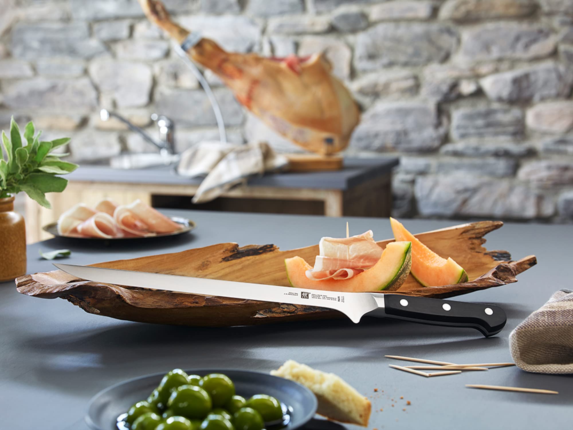 zwilling-pro-cuchillo-jamonero-forjado-de-26-cm-acero-inoxidable-friodur-dise-o- image 2
