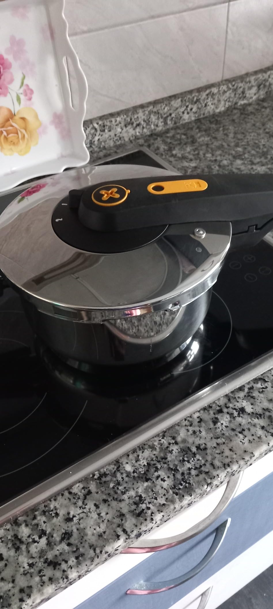 Muy buena, manual en español mejorable