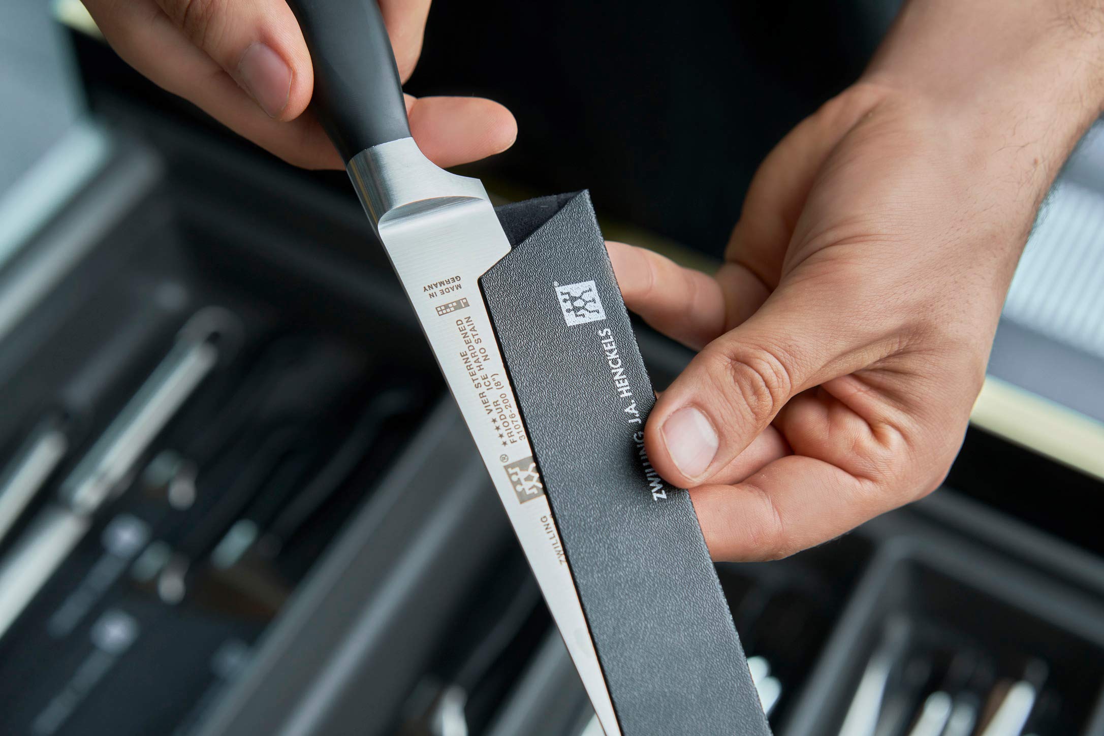 zwilling-30499-503-funda-protectora-de-hoja-para-cuchillo-ancho-140-200-mm image 3