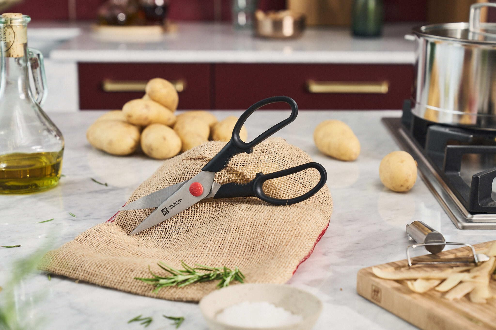 zwilling-twin-l-tijera-de-cocina-multiusos-20-cm-apta-para-zurdos-y-diestros image 3
