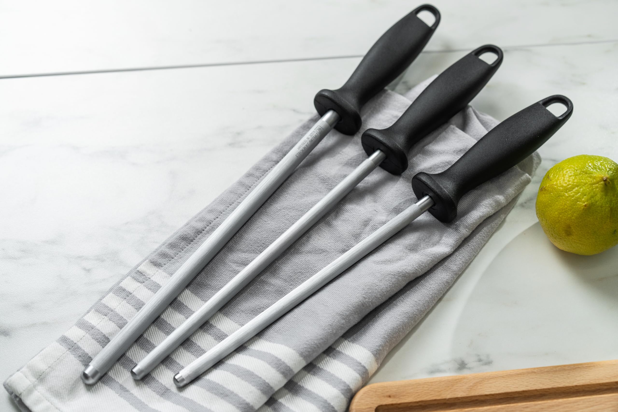 zwilling-barra-de-afilado-cromada-23-cm-chaira-ovalada-con-mango-ergon-mico-y-la image 4