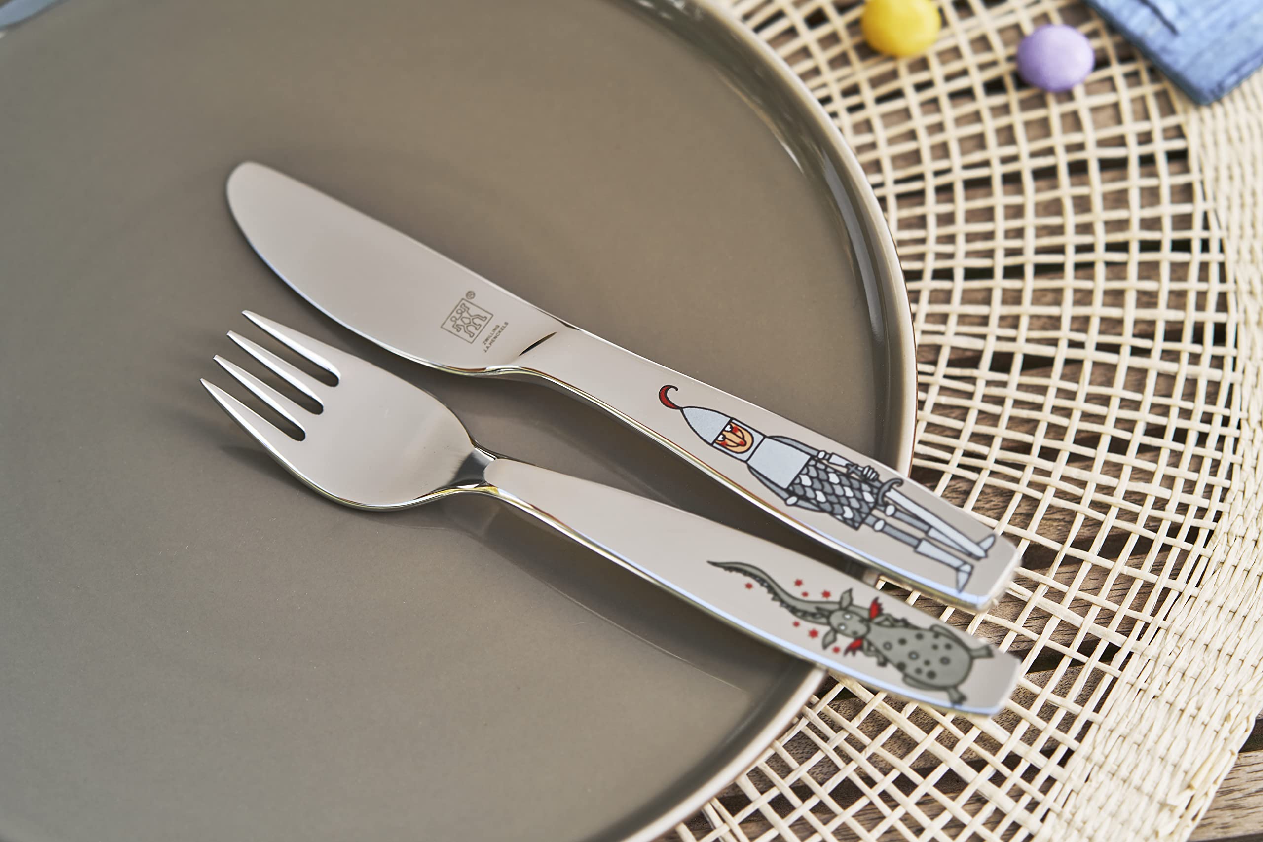 zwilling-knight-eckbert-juego-de-cuberter-a-infantil-4-piezas-con-esmalte-acero- image 5