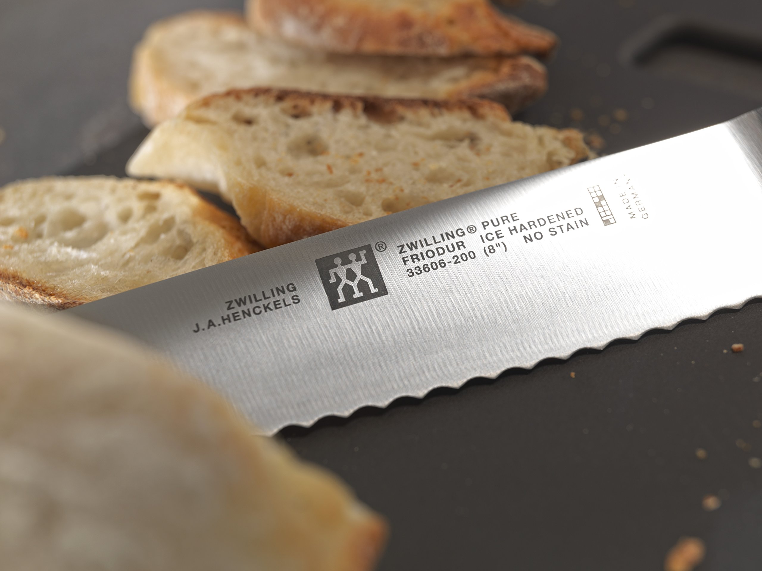 zwilling-pure-cuchillo-pan-200-mm-hoja-forjada-sigmaforge-con-endurecido-al-fr-o image 2