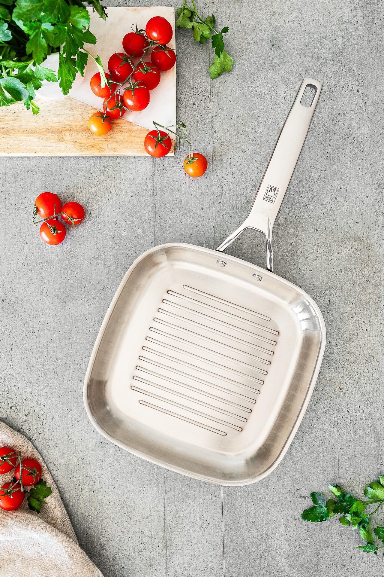 bra-signature-grill-acanalado-24-cm-de-acero-inoxidable-18-10-sin-antiadherente- image 3