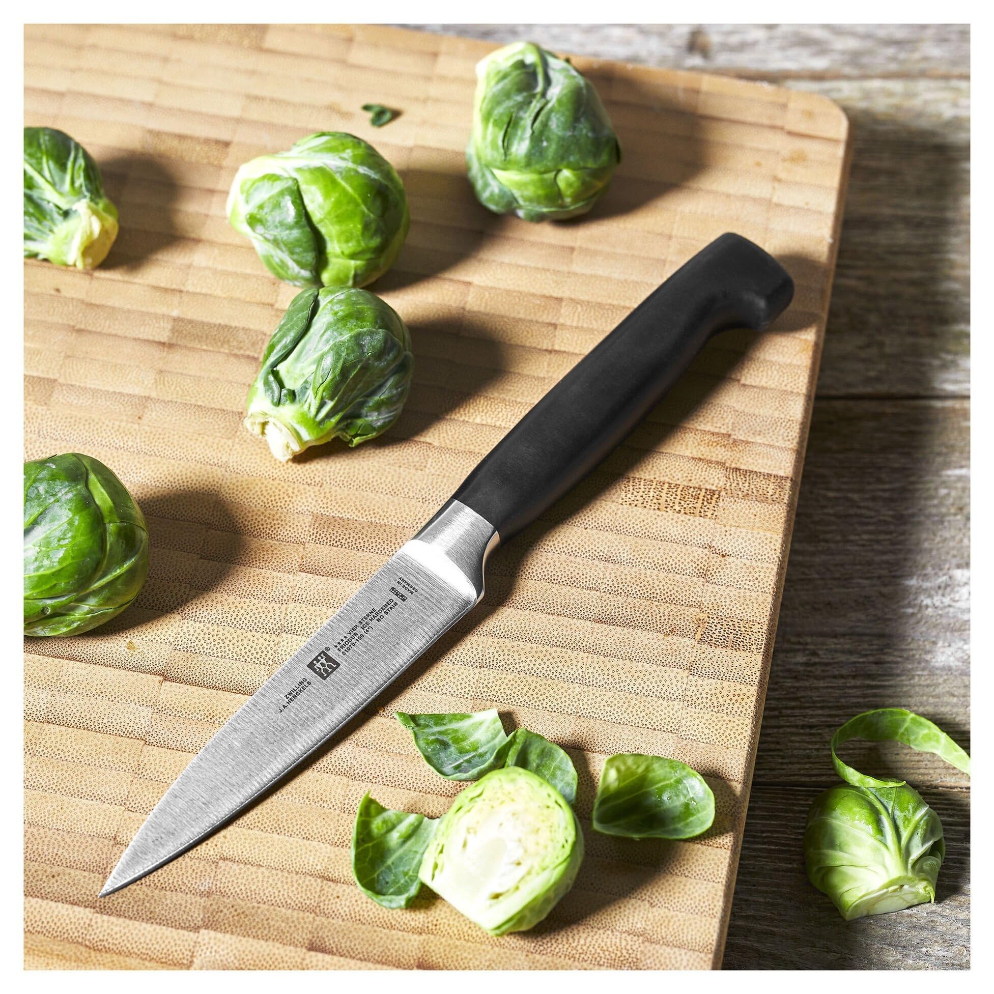 zwilling-four-star-cuchillo-puntilla-10-cm-hoja-forjada-sigmaforge-de-una-pieza- image 4